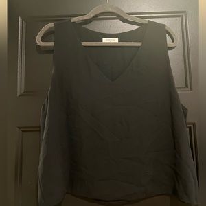 Aritzia Babaton Murphy blouse shell v neck tank in black size XL